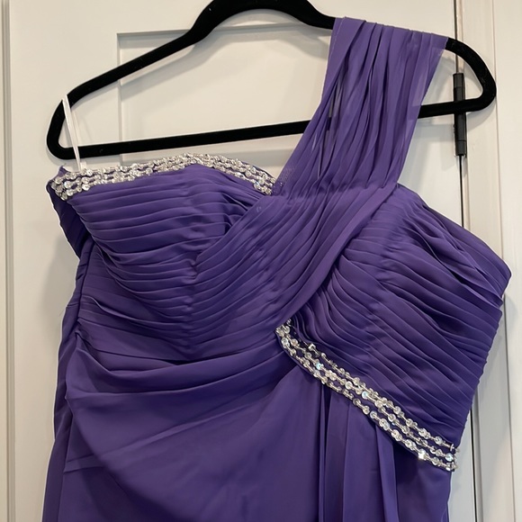 Custom made party gown with stones , 4 layers of lining - Picture 2 of 5